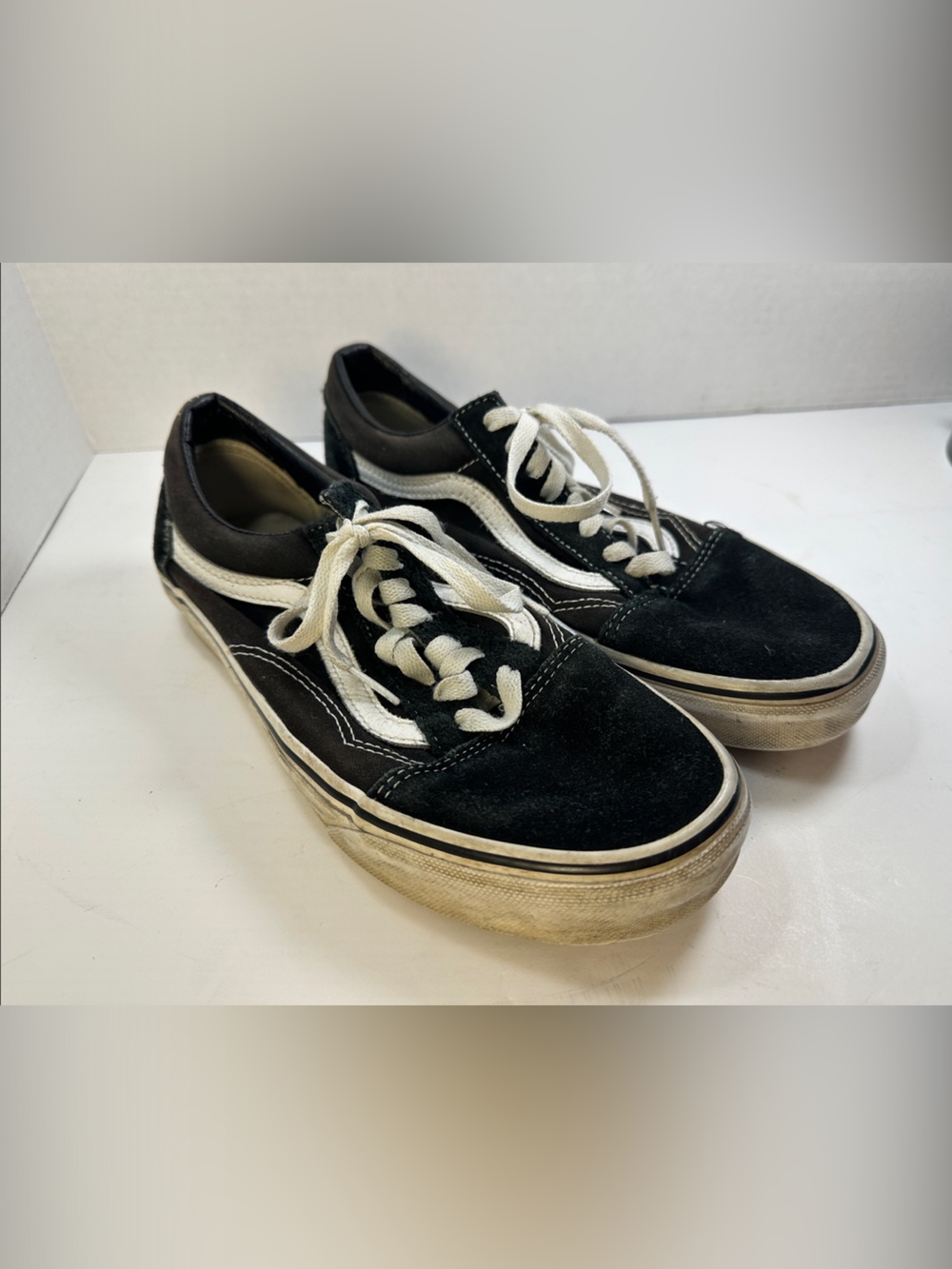 Vans Men’s 7 Women’s 8.5 Black White Low-Top Skate Shoes Sneakers